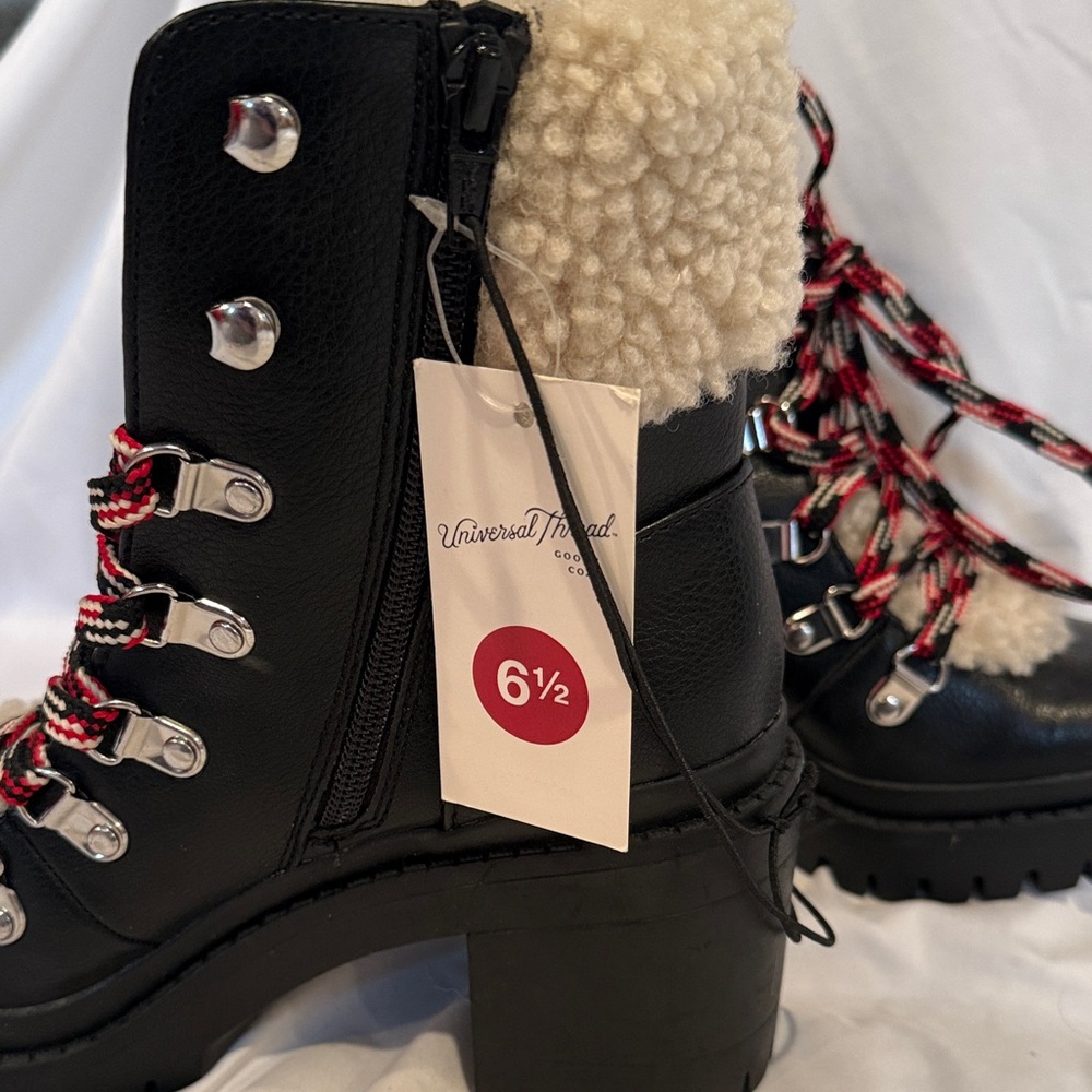 Universal Thread Aubrie Heeled Boot - Picture 3 of 5